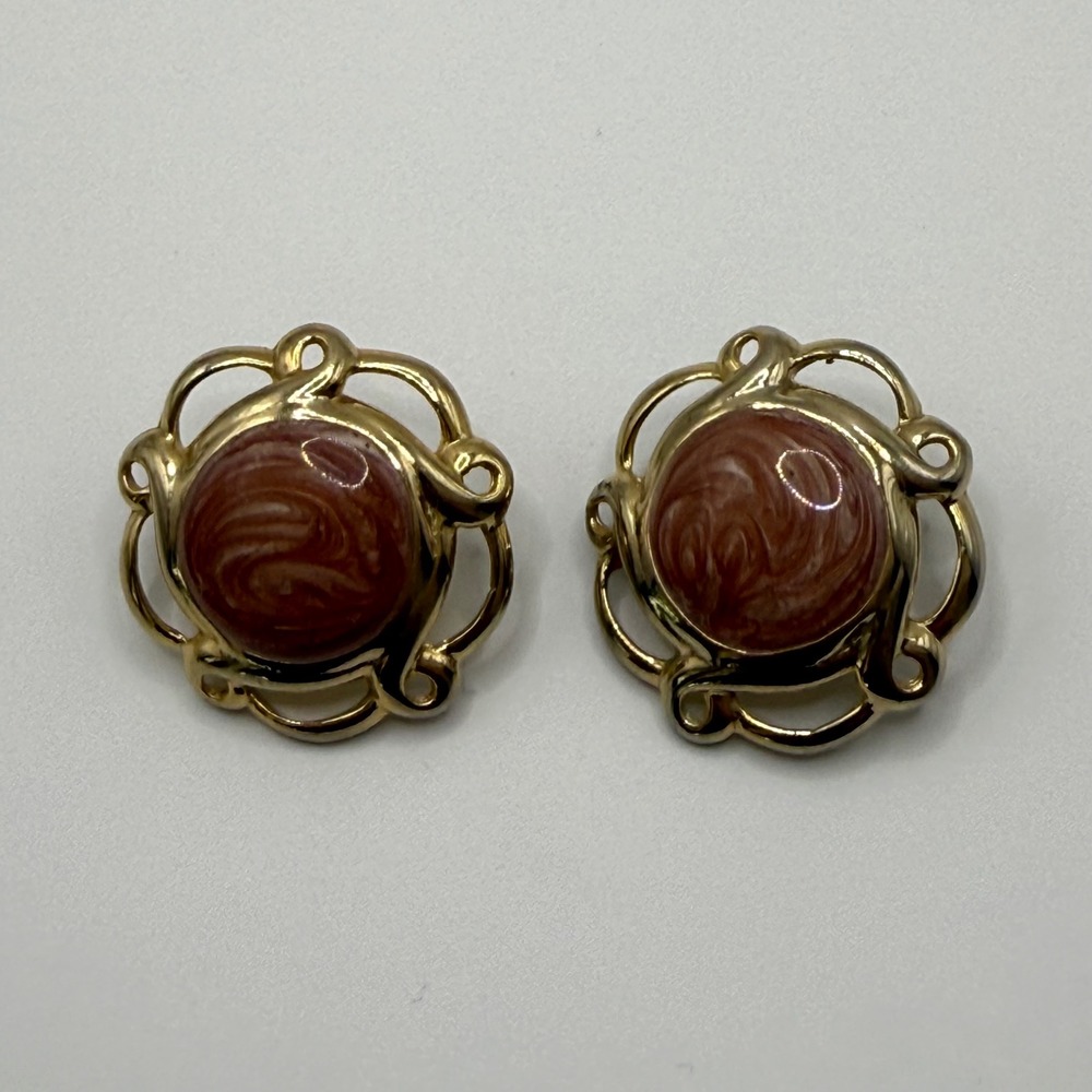 Vintage Gold Tone Scalloped Clip-On Earrings Mauve Marbled Faux Stone Round‎